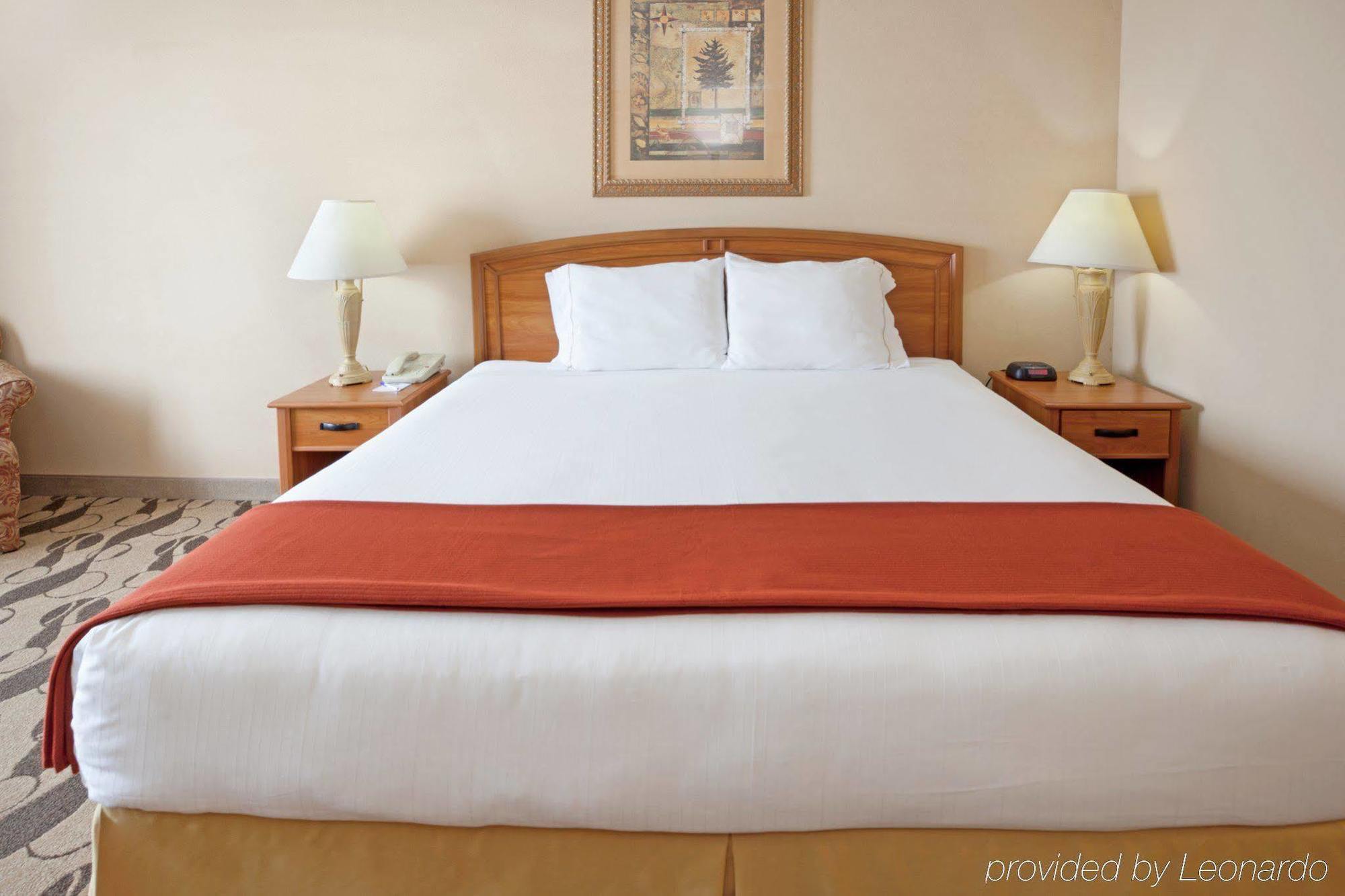 Holiday Inn Express Hotel & Suites Elgin By Ihg Habitación foto