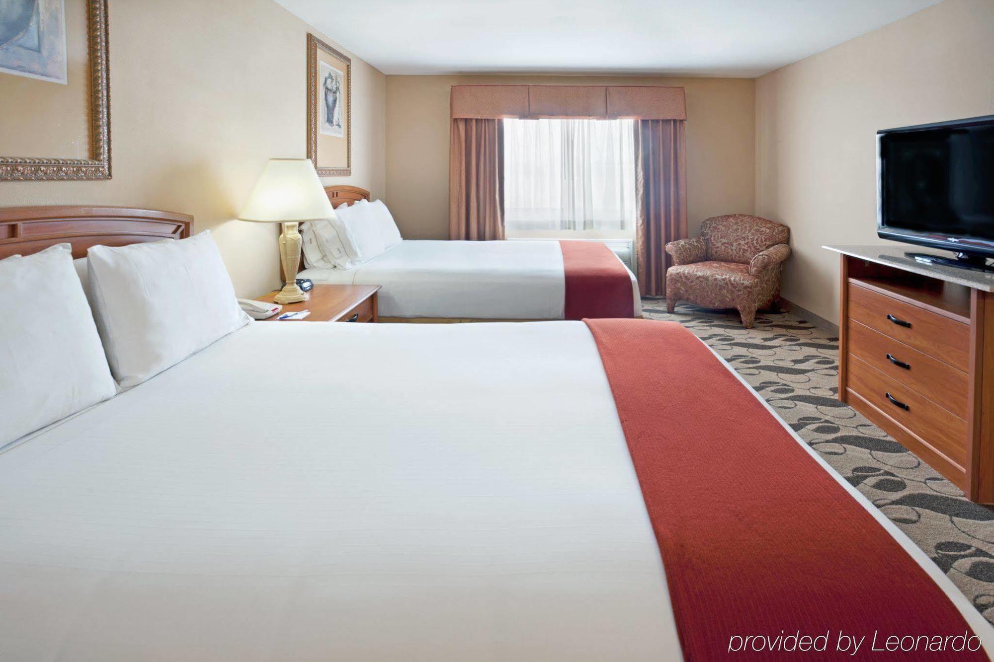 Holiday Inn Express Hotel & Suites Elgin By Ihg Exterior foto